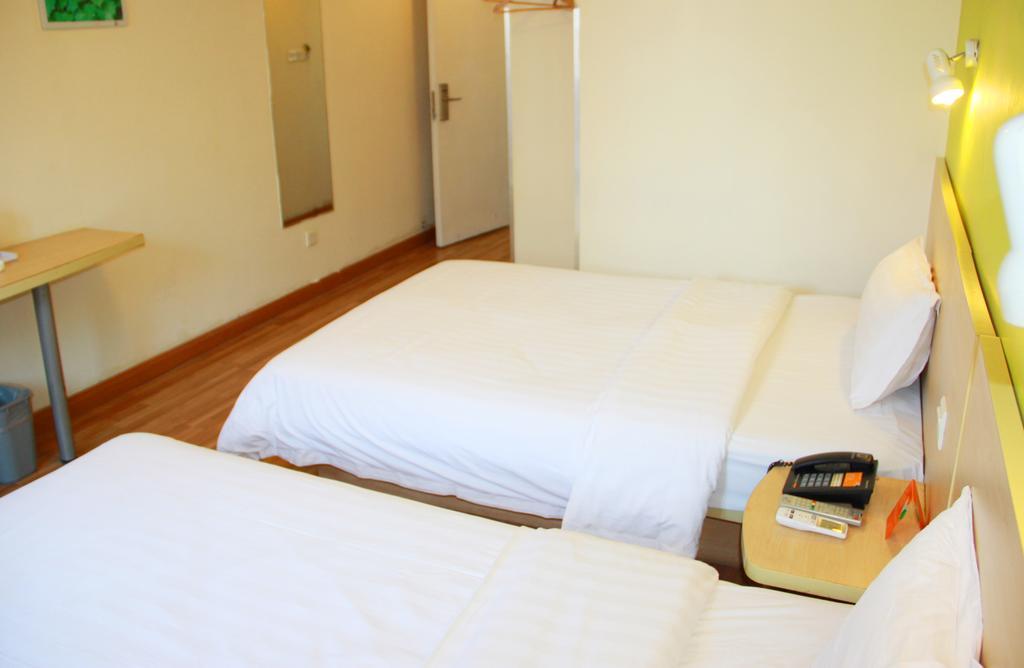 7Days Inn Wuhan Wuchang Train Station Shuoyi Road Subway Station Branch Room photo