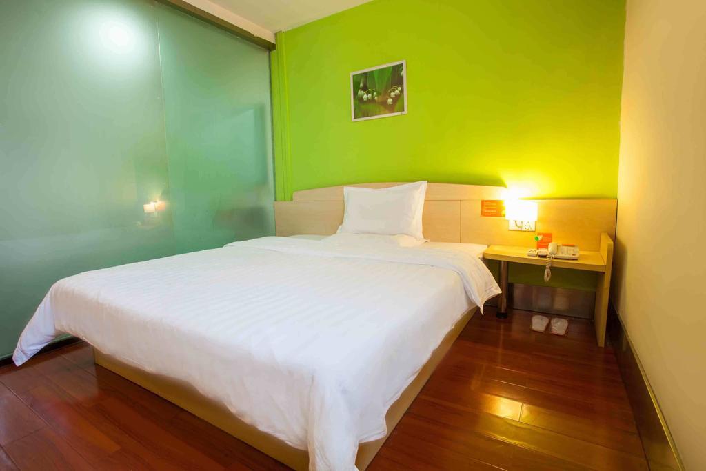 7Days Inn Wuhan Wuchang Train Station Shuoyi Road Subway Station Branch Room photo