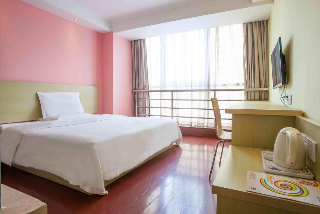 7Days Inn Wuhan Wuchang Train Station Shuoyi Road Subway Station Branch Room photo