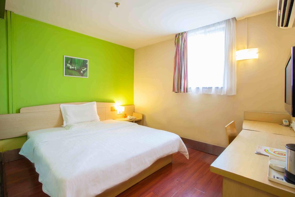 7Days Inn Wuhan Wuchang Train Station Shuoyi Road Subway Station Branch Room photo