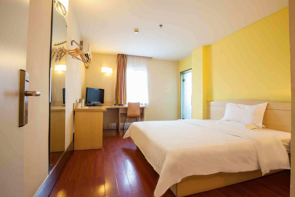 7Days Inn Wuhan Wuchang Train Station Shuoyi Road Subway Station Branch Room photo